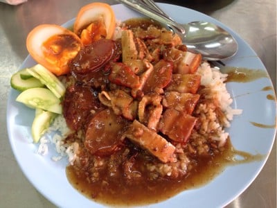 ข้าวหมูแดงสีมรกต เซนหลุยส์3 ข้าวหมูแดงสีมรกต เซนหลุยส์3