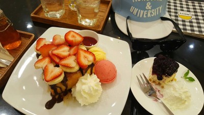 Strawberry Honey Toast