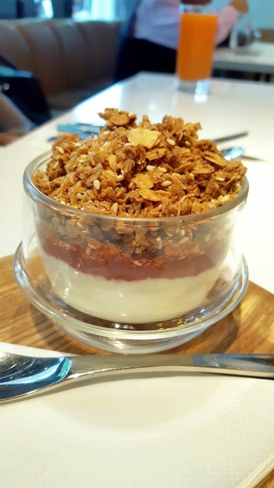 Goji Berry Strawberry Granola