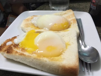 toast w soft-boiled eggs