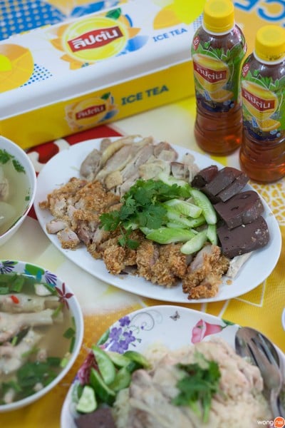 อู๊ดข้าวมันไก่ตอน ธุรกิจบัณฑิตย์