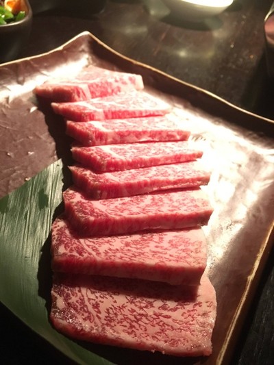 Kainomi" (800 baht) เป็นเนื้อส่วนสะโพก