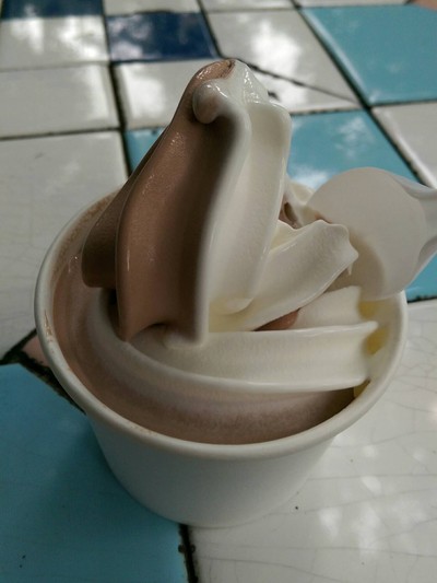 ไอศกรีมทูโทน