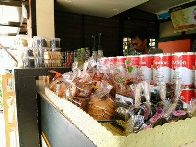 อาหาร หรือ เครื่องดื่ม