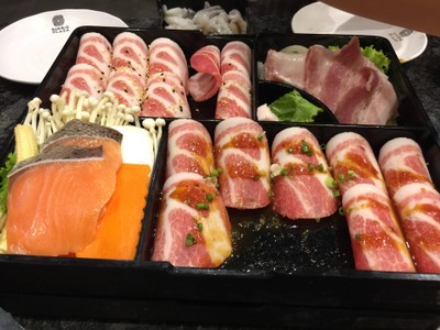 อาหาร หรือ เครื่องดื่ม