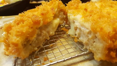 ชุดข้าวเบอร์เกอร์ชีสหมู