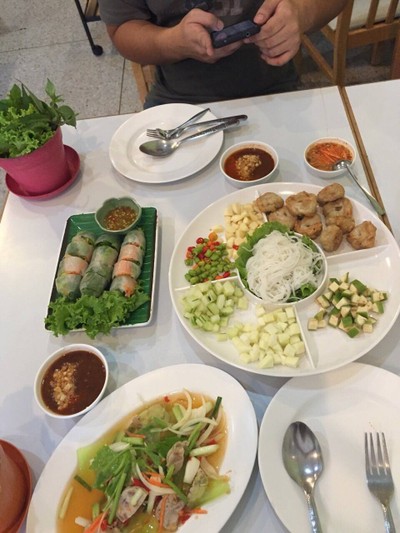 แหนมเนือง