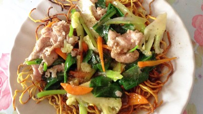 หมี่กรอบราดหน้า