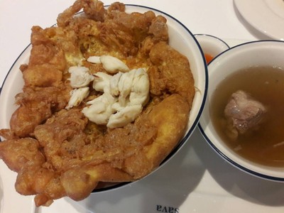 ข้าวไข่เจียวฟูเนื้อปู