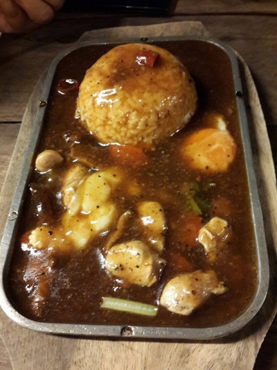 ข้าวไก่กระทะร้อน