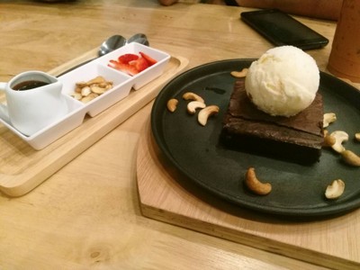 บราวนี่กระทะร้อน