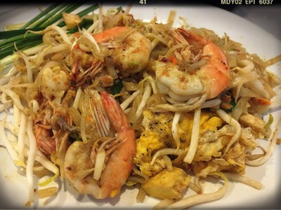 ผัดไทยกุ้งสด (60฿)