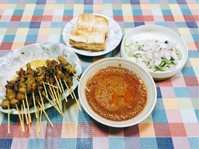 ฮารูน สะเต๊ะ ผัดไท หอยทอด