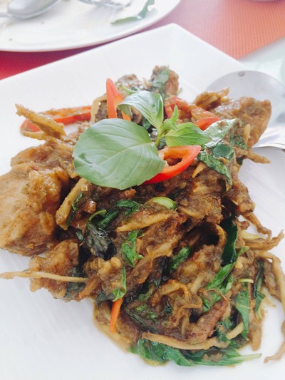 ปลากระพงผัดฉ่า