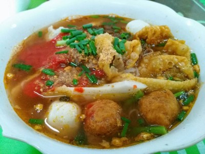 เส้นเล็กต้มยำเย็นตาโฟ