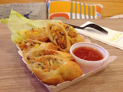 ปอเปี๊ยะแกงเขียวหวาน. (59 บาท)