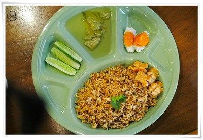 ข้าวน้ำพริกนรกมันกุ้งไข่เค็ม