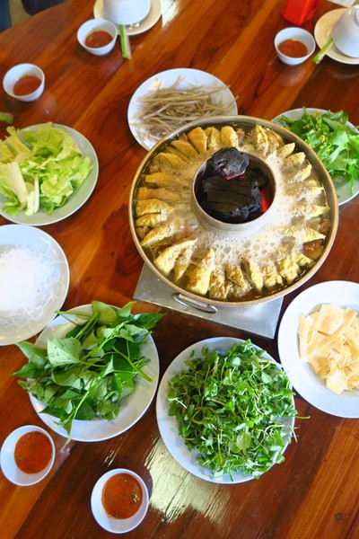 บ้านดินเล่าจาง (Ban Din Lao Chang) บ้านดินเล่าจาง (Ban Din Lao Chang)