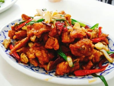 เกี๊ยวจีน (ภัตตาคารซันมูน) (Sun Moon Restaurant) เกี๊ยวจีน (ภัตตาคารซันมูน) (Sun Moon Restaurant)