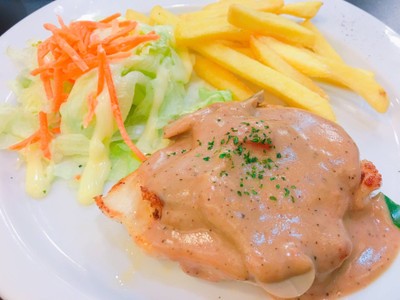 สเต็กอกไก่ซอสพริกไทยดำ