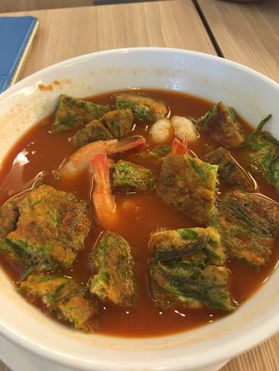 แกงส้มชะอมกุ้ง