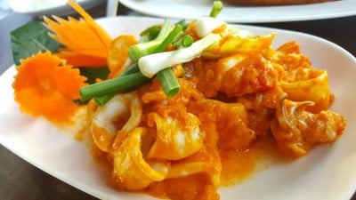 เมนูของร้าน ริมผา ลาภิน