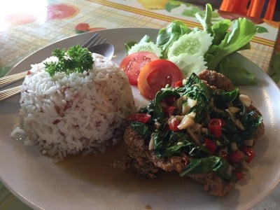 ไก่ทอดกระเพรา