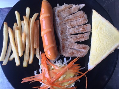สเต็กหมู+ไส้กรอกหมู