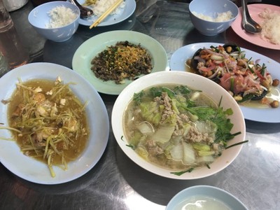 อาหาร หรือ เครื่องดื่ม