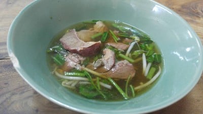 เมนูของร้าน ก๋วยเตี๋ยว วัดดงมูลเหล็กอารี