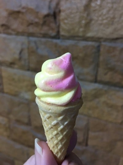 ไอติมเมอแรงค์รสสตอเบอร์รี่กล้วย