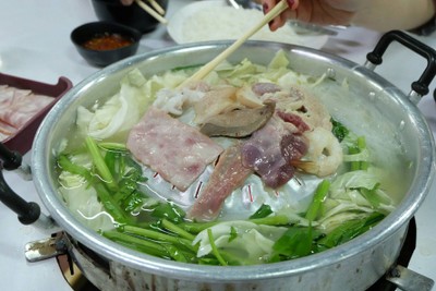หมูกระทะ เฮงเฮงเฮง (mookata heng heng) ปากตรอกจันทน์ หมูกระทะ เฮงเฮงเฮง (mookata heng heng) ปากตรอกจันทน์