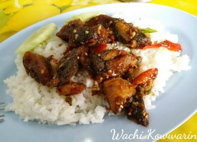 ข้าวกะเพราไข่เยี่ยวม้า