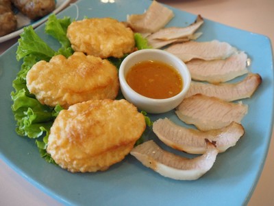 ข้าวเหนียวทอดหมูย่าง