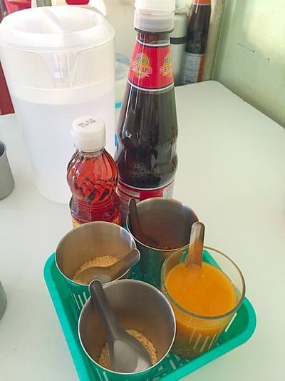 เครื่องปรุงประจำโต๊ะ