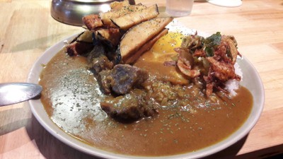 ข้าวแกงกะหรี่เนื้อใหญ่