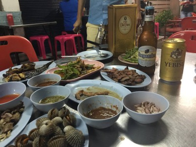 อาหาร หรือ เครื่องดื่ม