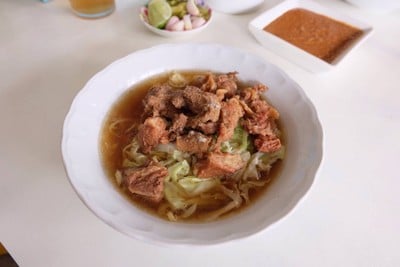 บะหมี่เนื้อตุ๋น