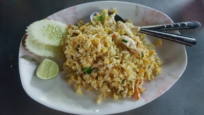 ข้าวผัดต้มยำ ( 45 บาท)
