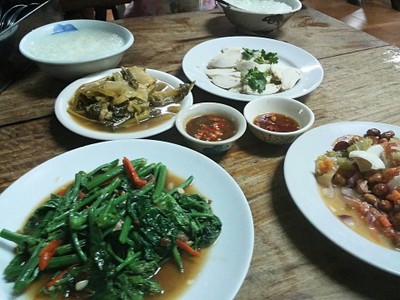 อาหาร หรือ เครื่องดื่ม