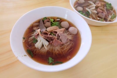 เส้นเล็กรวมเนื้อ
