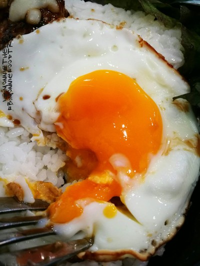 ข้าวหมูแฮมเบิร์ก