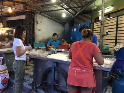 ปาท่องโก๋ตัวเล็ก ตลาดใหม่