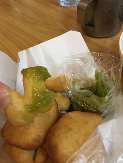 ปาท่องโก๋ตัวเล็ก ตลาดใหม่