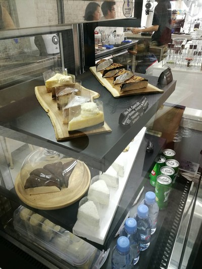 อาหาร หรือ เครื่องดื่ม