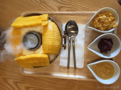 canary mango bingsu