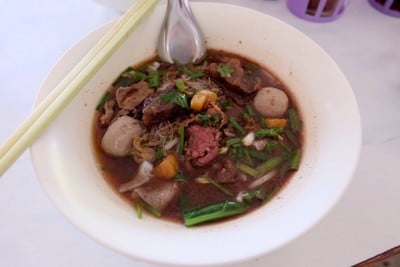เมนูของร้าน ก๋วยเตี๋ยวเรือโกเหลียงเจ้าเก่า (ศรีนครพิงค์) คูเมืองชั้นใน