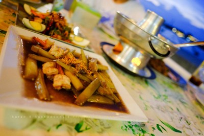 ผัดสายบัวกุ้งสด