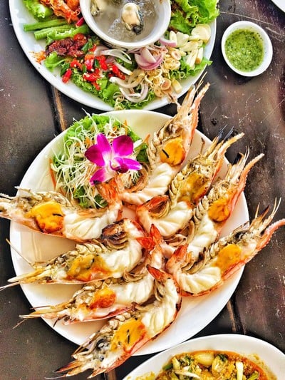 เรือนร่มไทร (Ruen Romsai) เรือนร่มไทร (Ruen Romsai)