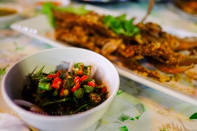 ปลาเนื้ออ่อนทอดกระเทียม